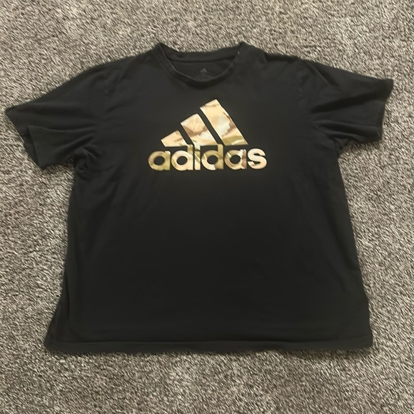 Men’s XL Adidas Tee - Picture 1 of 3